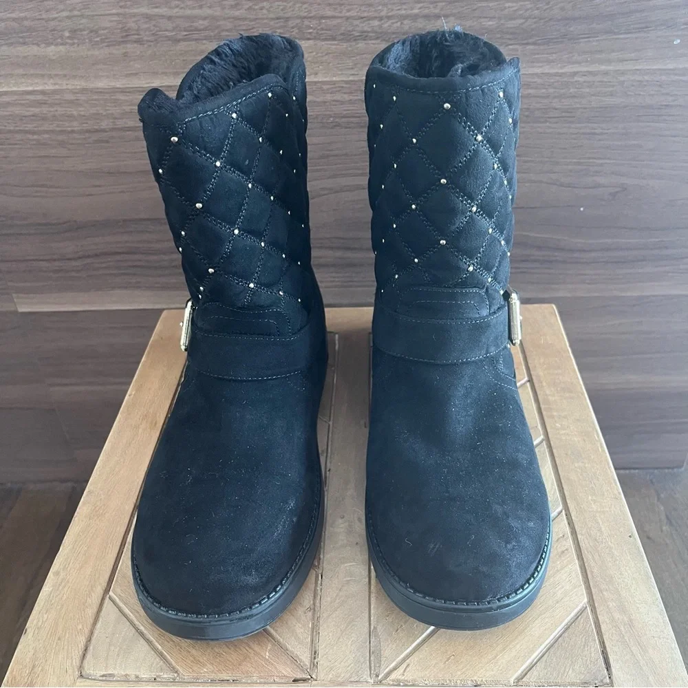 Guess black quilted studded buckle Women boots with inside faux fur Size 10 Y2K
